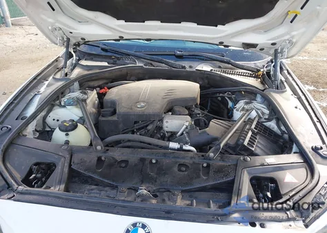 2015 BMW 528I xDrive z USA, uszkodzony, nr VIN WBA5A7C59FG142833